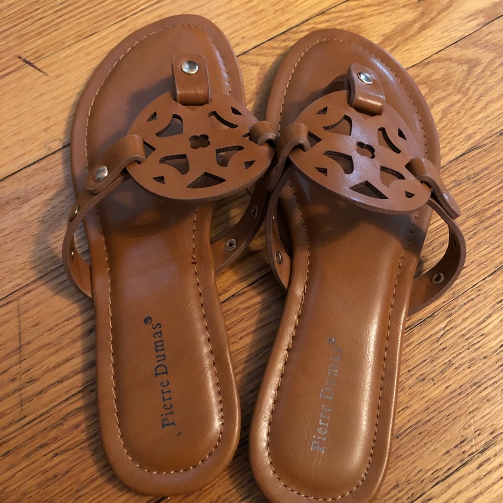 Pierre Dumas Tan Sandals size 6